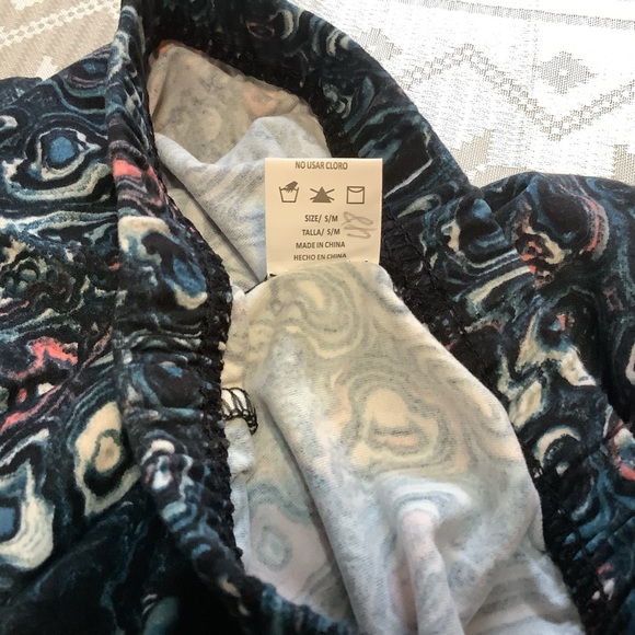 Leggings Kid’s Small Fits Age 3 to 5 Blush Print - Picture 4 of 4